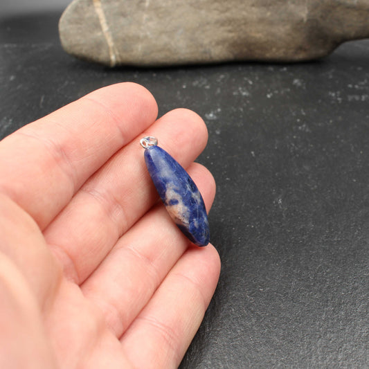 Sodalith Anhänger - Handarbeit