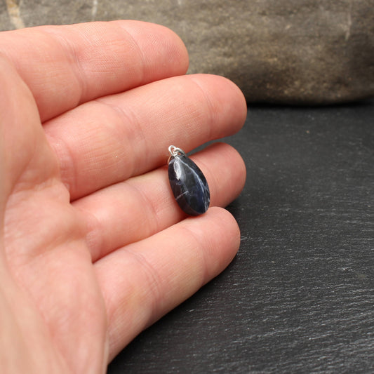 Sodalith Anhänger - Handarbeit