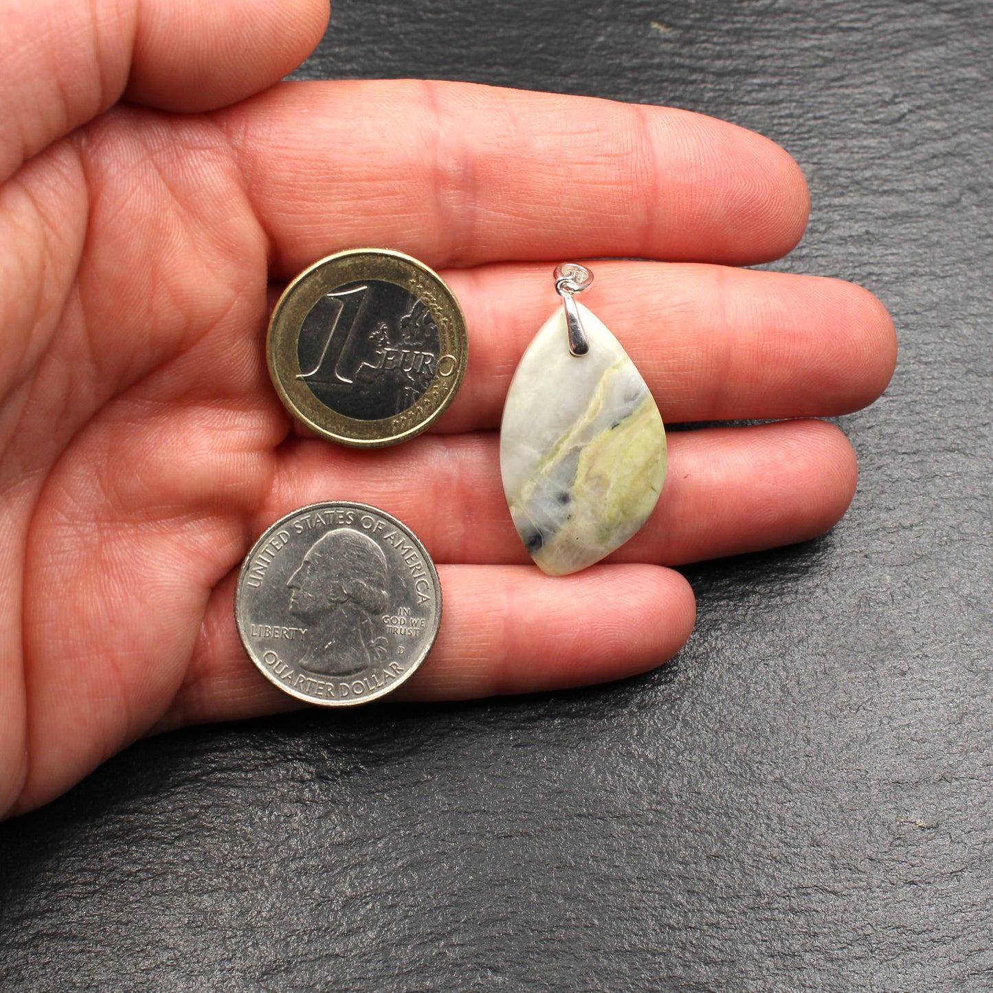 Schottischer Skye Marmor Anhänger - Handarbeit