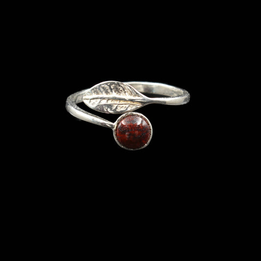 Scottisch Red Jasper Leaf Sterling Silver Ring (Adjustable)