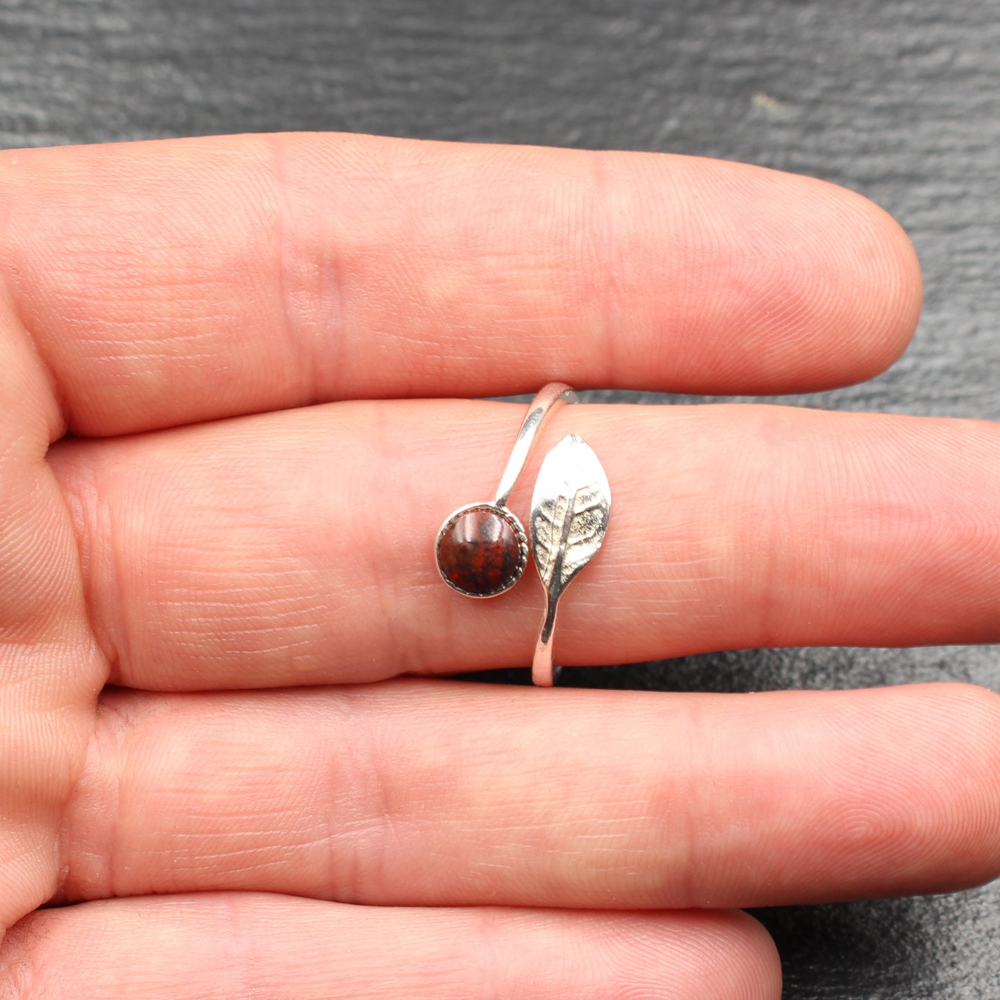 Schottischer Jaspis Sterlingsilber Blattring (Größenverstellbar)
