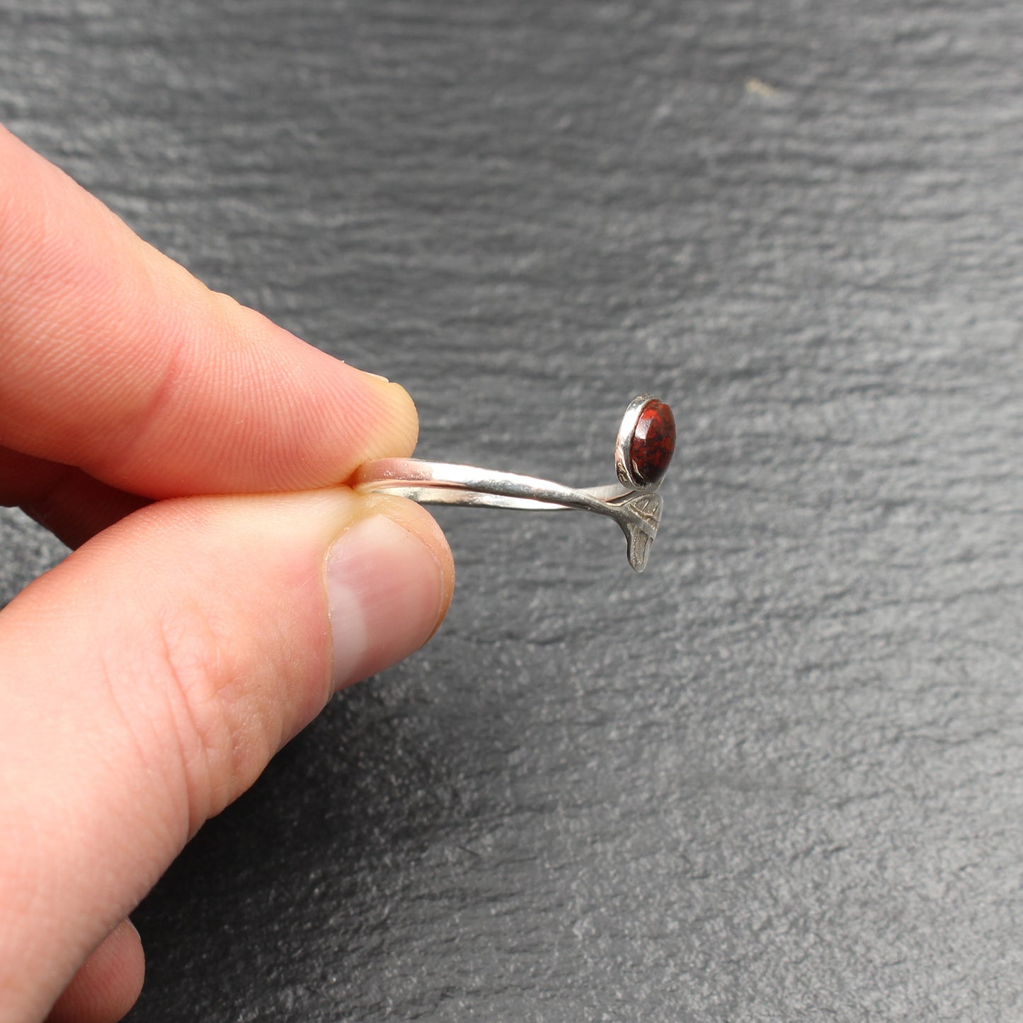 Schottischer Jaspis Sterlingsilber Blattring (Größenverstellbar)