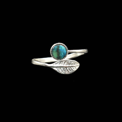 Finnischer Spektrolith Sterlingsilber Blattring (Größenverstellbar)