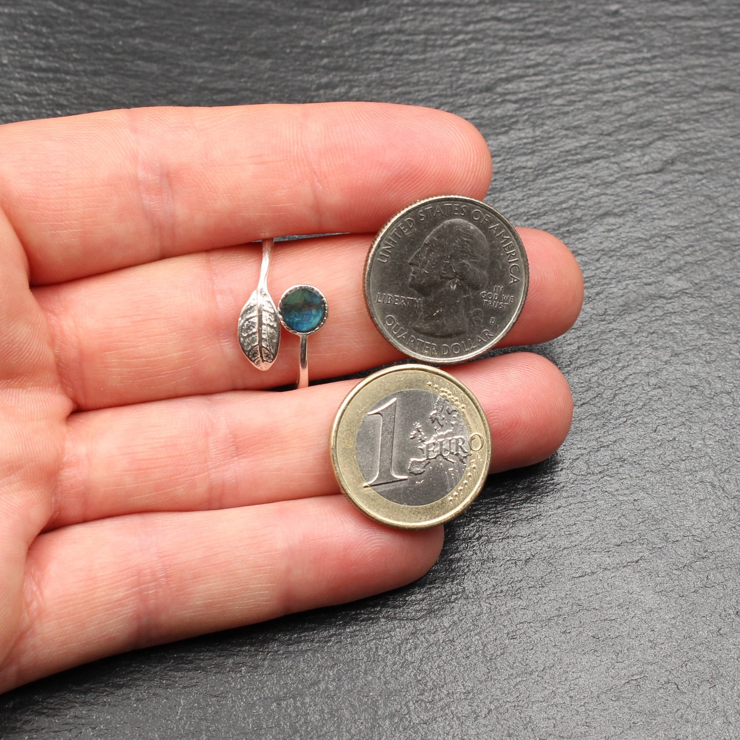Finnischer Spektrolith Sterlingsilber Blattring (Größenverstellbar)