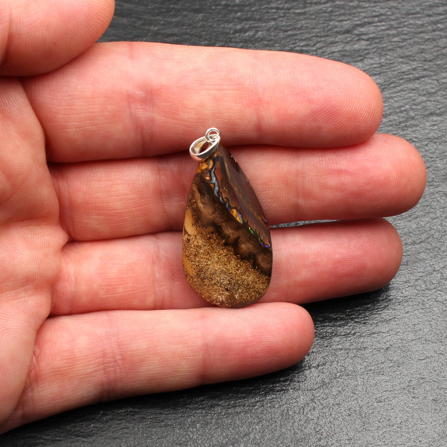 Australischer Boulder Opal Anhänger - Handarbeit aus Deutschland