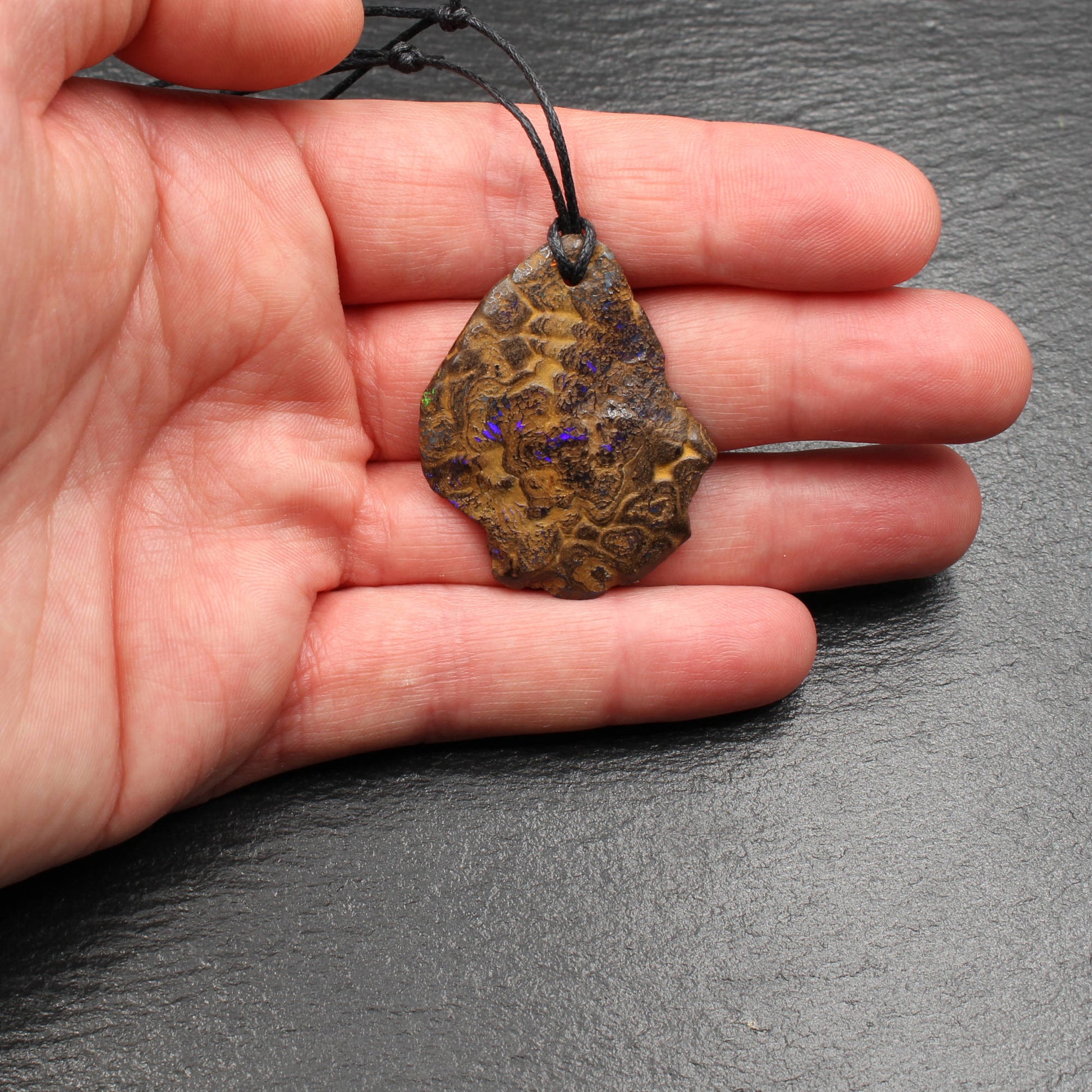 Australischer Boulder Opal Anhänger - Handarbeit aus Deutschland