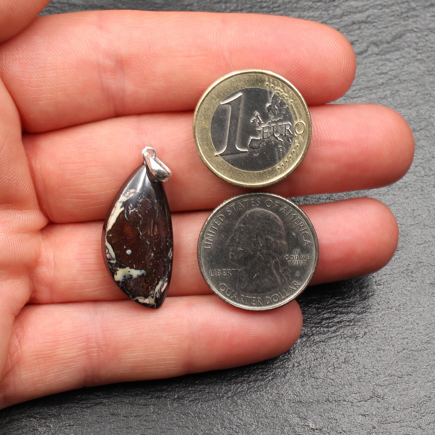 Australischer Boulder Opal Anhänger - Handarbeit aus Deutschland