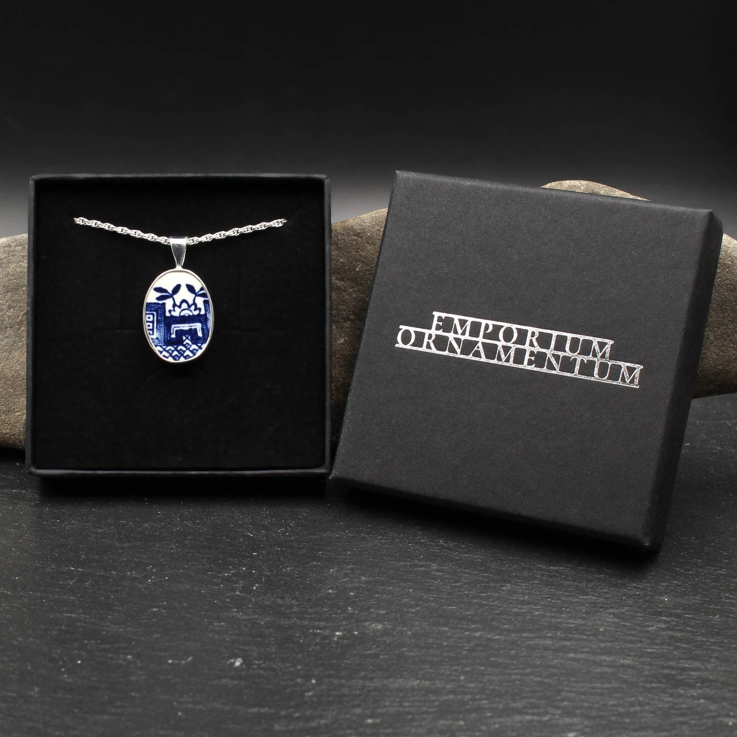 Englisches Porzellan "Old Willow" Anhänger - Oval