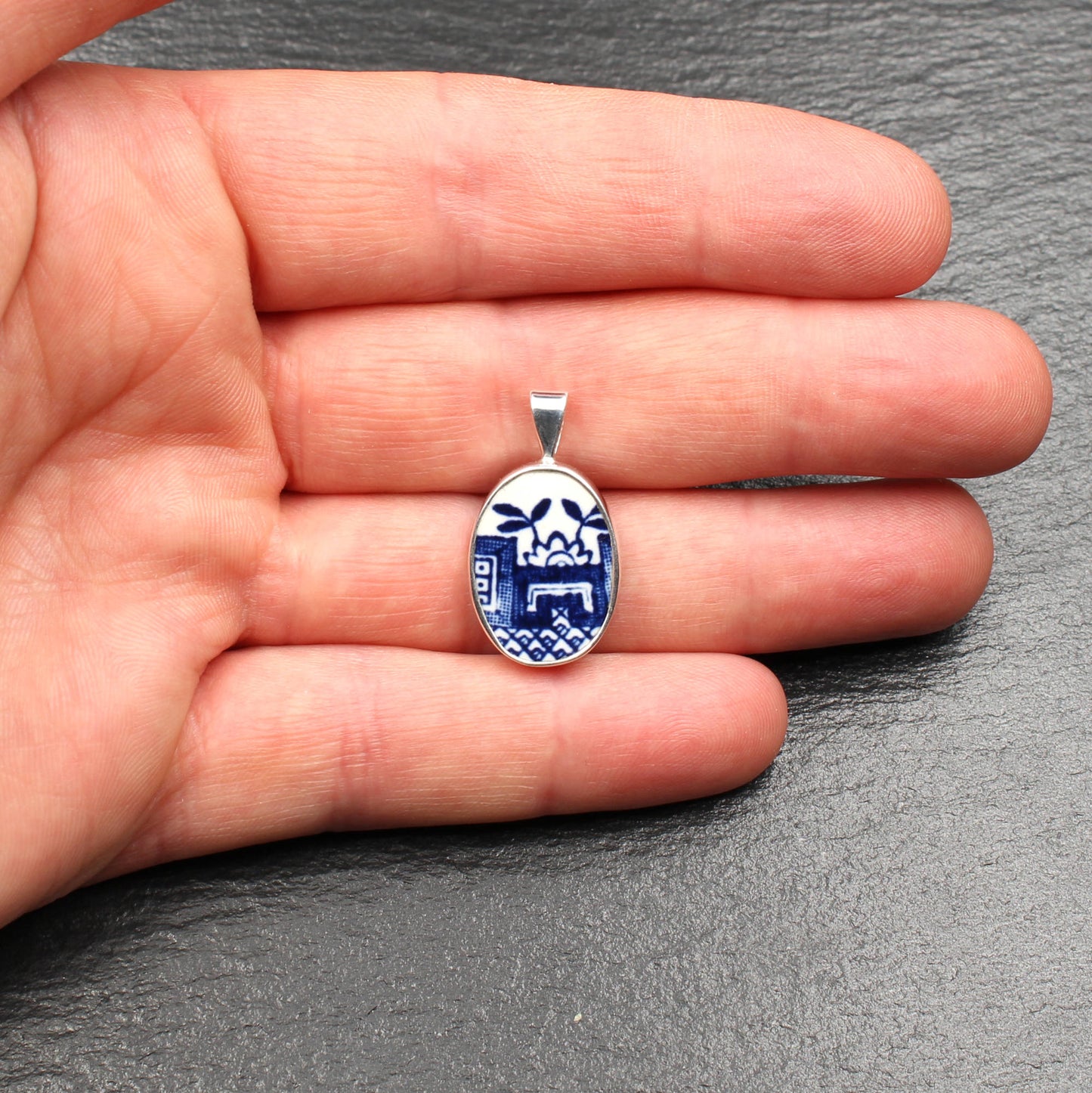 Englisches Porzellan "Old Willow" Anhänger - Oval