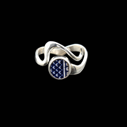 Englisches Porzellan "Old Willow" Wellenform Ring - Verstellbar