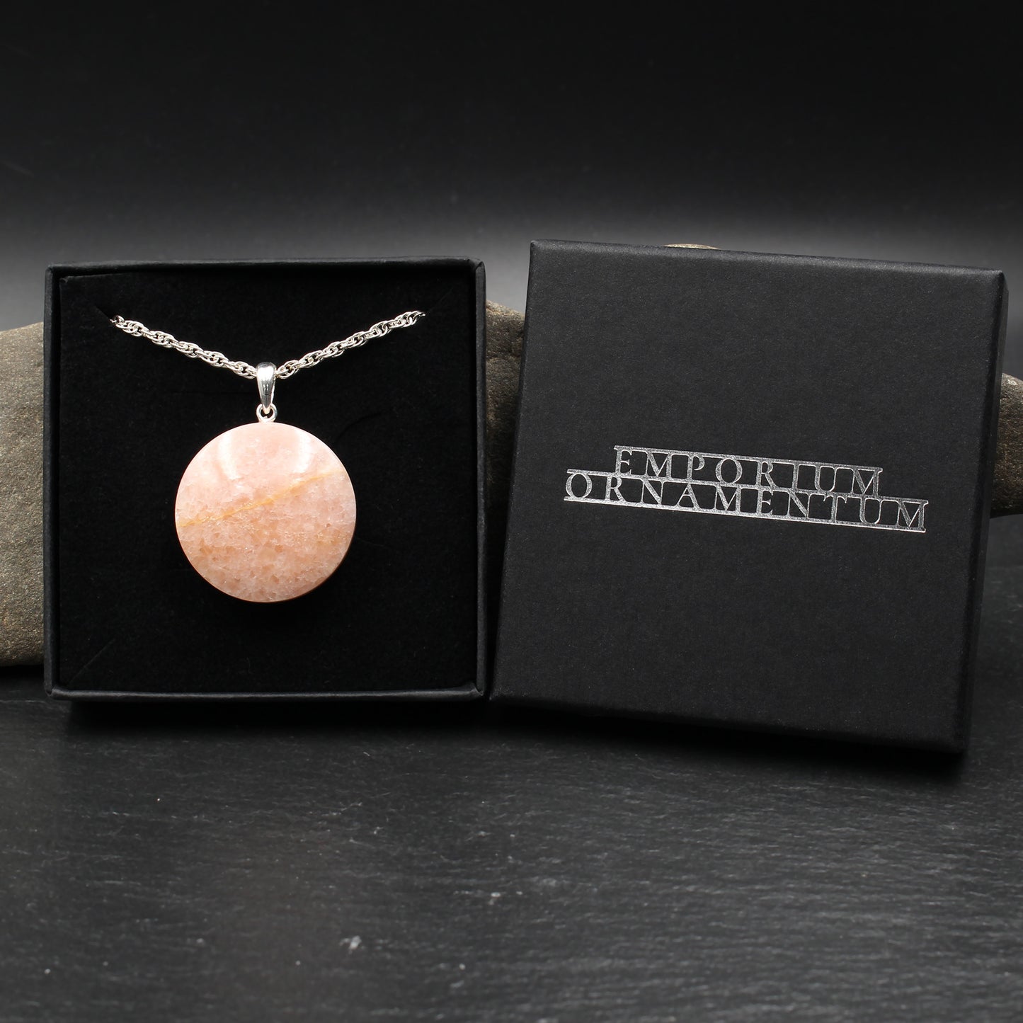 Estremoz marble pendant - handmade