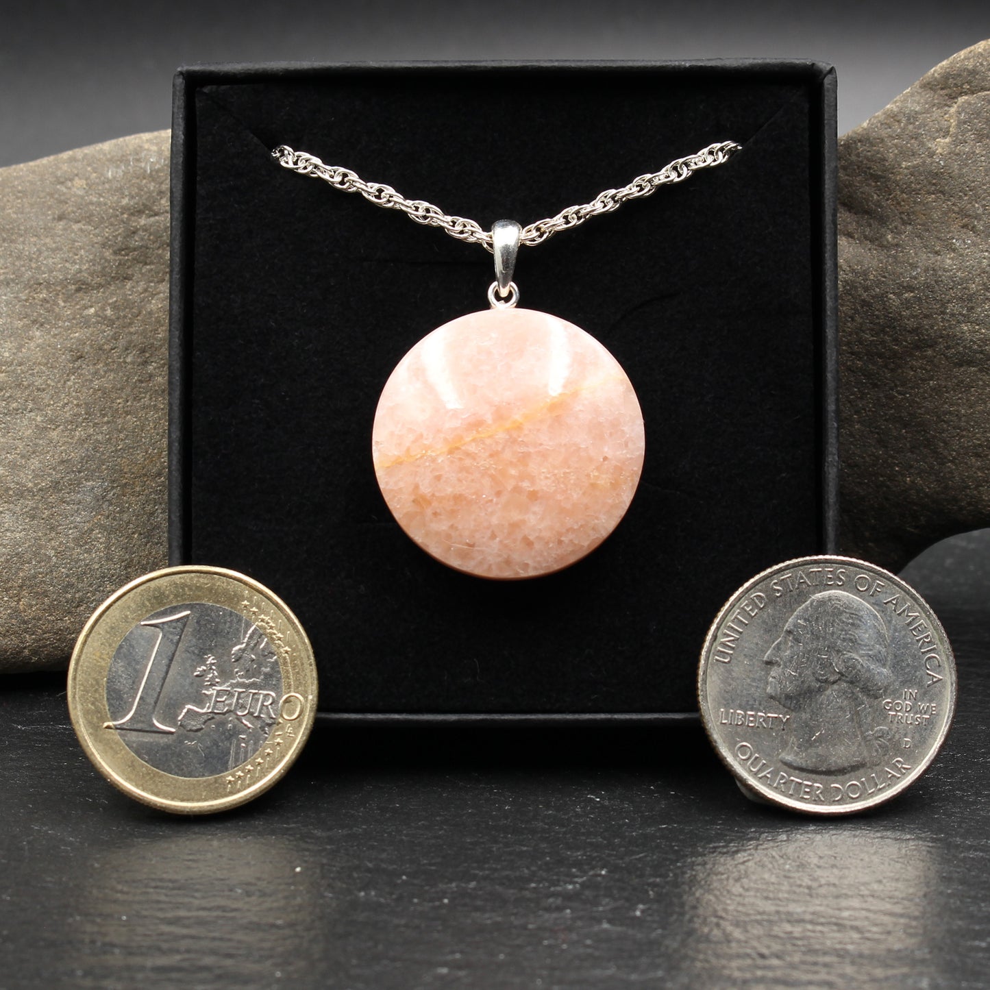 Estremoz marble pendant - handmade