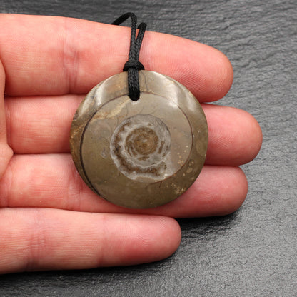 Ammonit Fossil Anhänger - Handarbeit