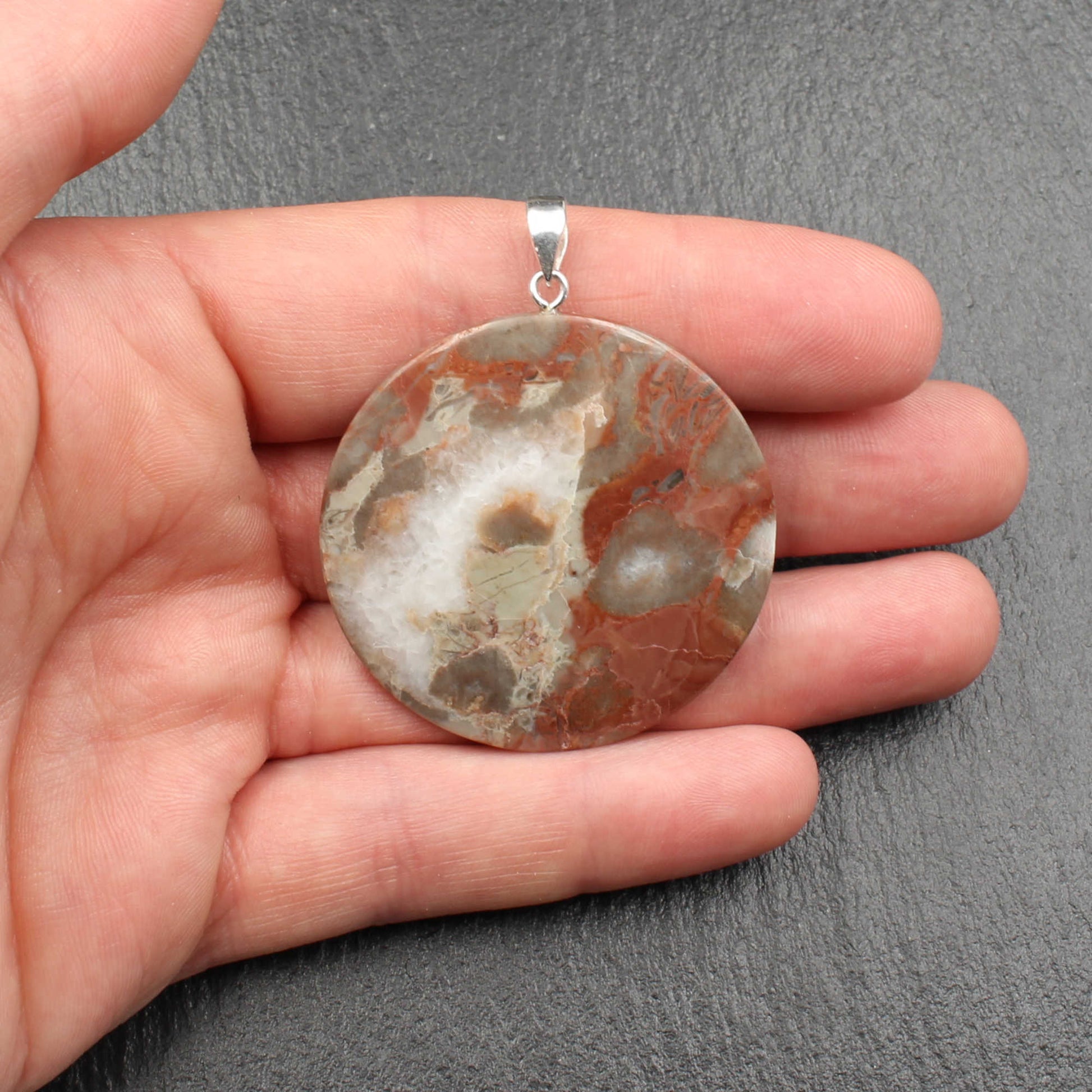 Fossile Koralle in Kalkstein Anhänger  - Handarbeit