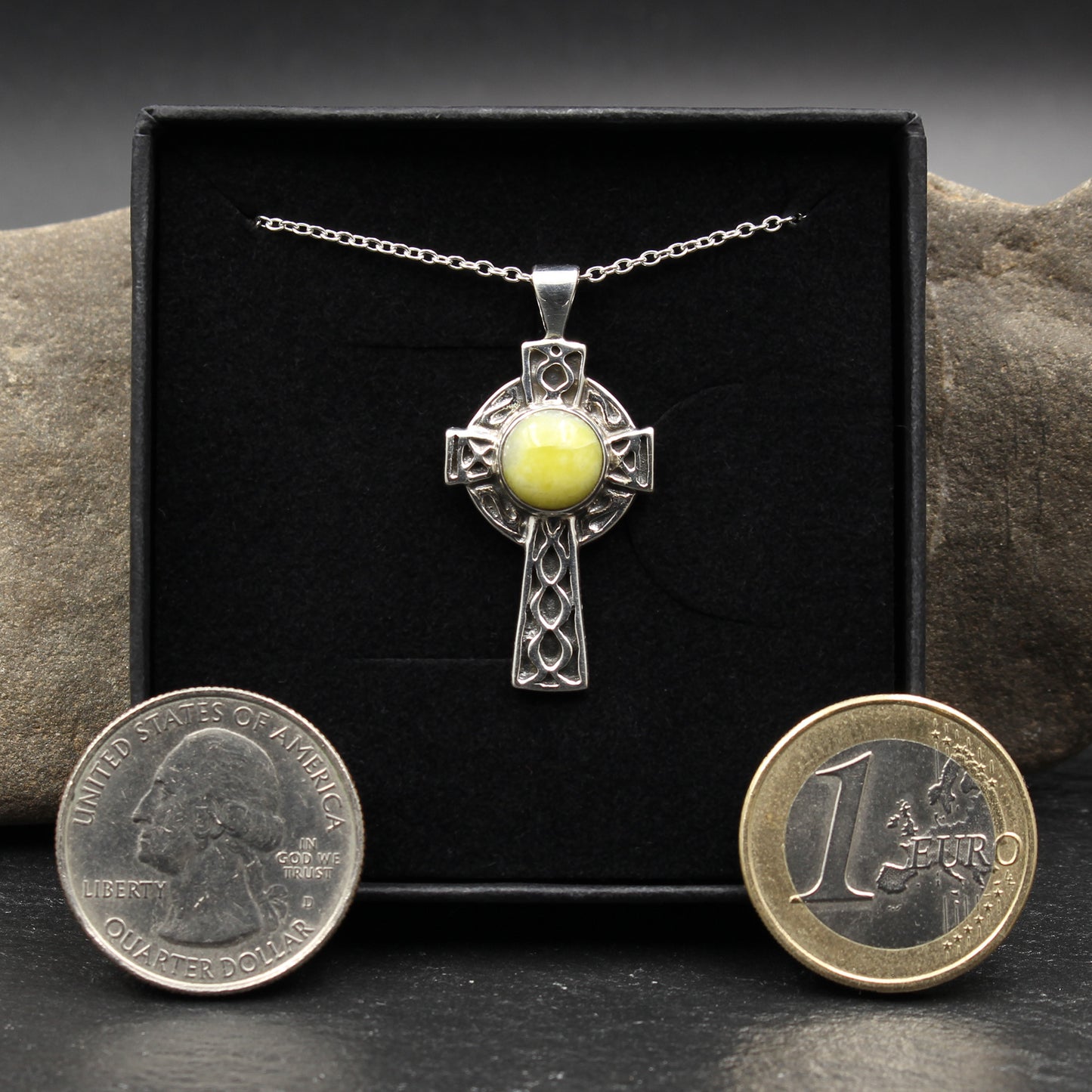 Schottischer Highland Marmor - Keltisches Kreuz Anhänger