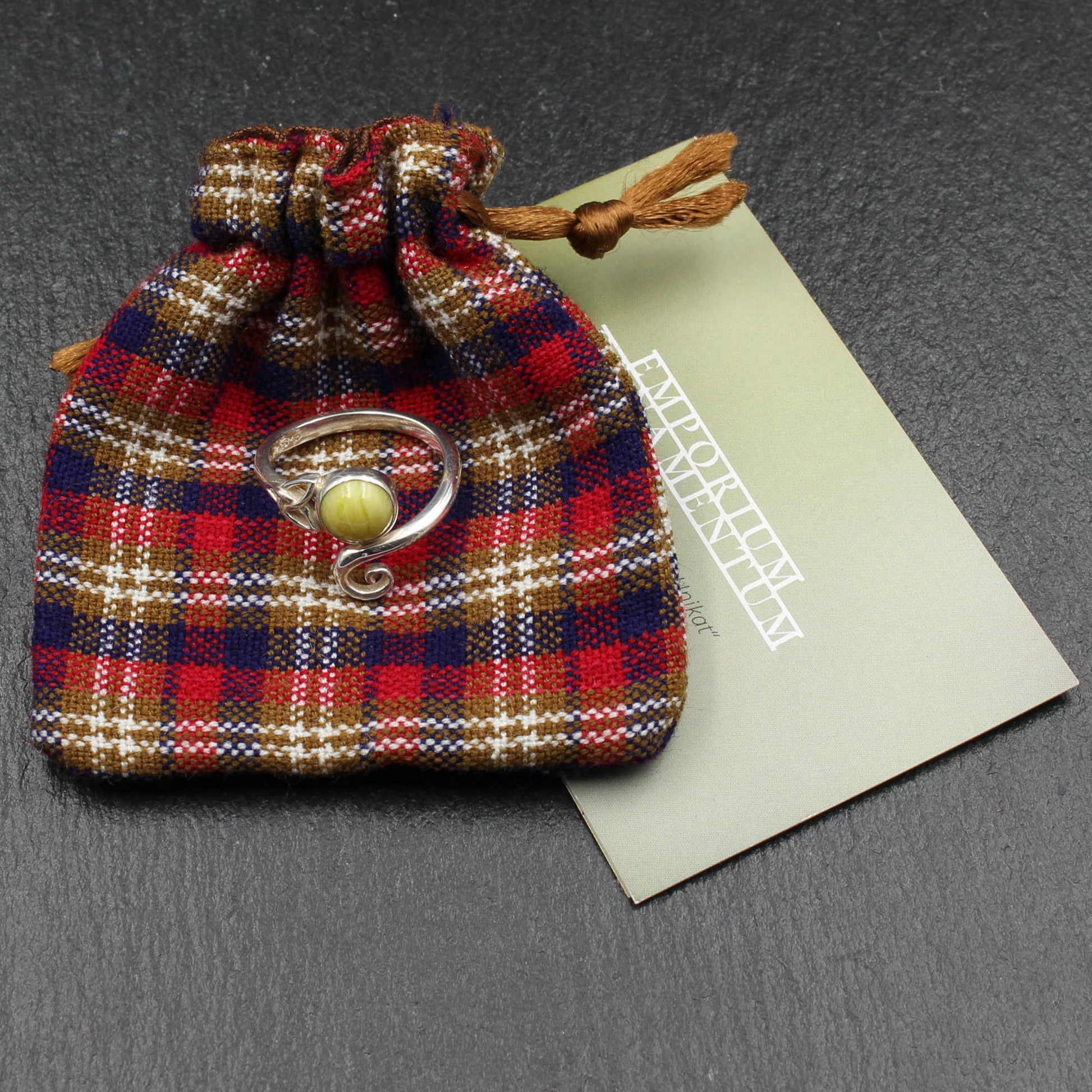 Highland Marmor Keltischer Wirbel Ring