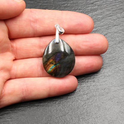Labradorite Pendant - Handmade in Germany