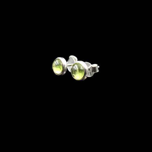 Peridot Silber Ohrstecker - Cabochon