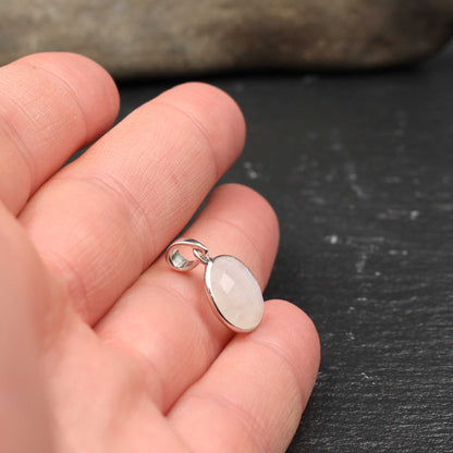 Regenbogen Mondstein (Weißer Labradorit) Silber Anhänger