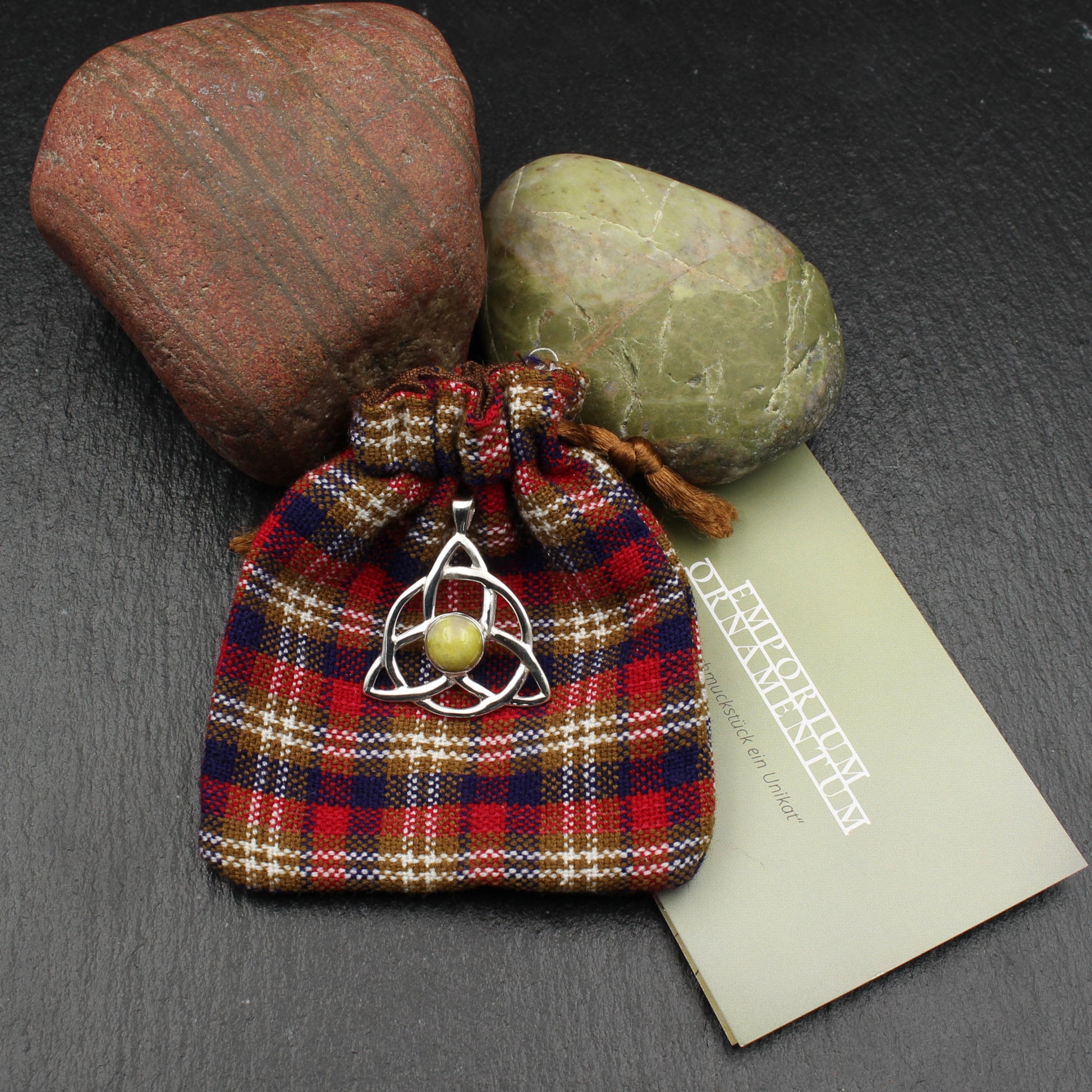 Highland Marmor Anhänger Keltische Triqueta