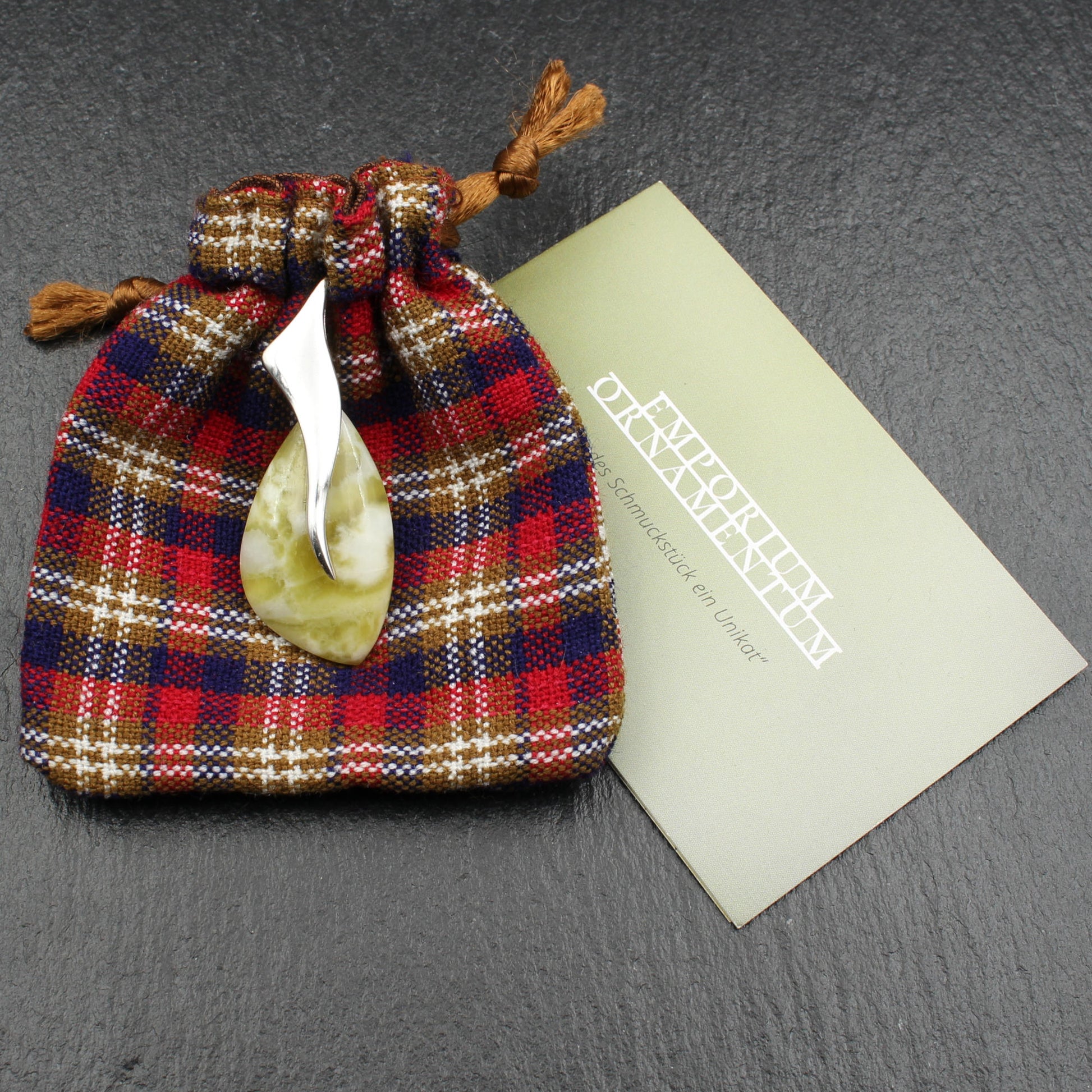 Highland Marmor Flügel Design Anhänger 