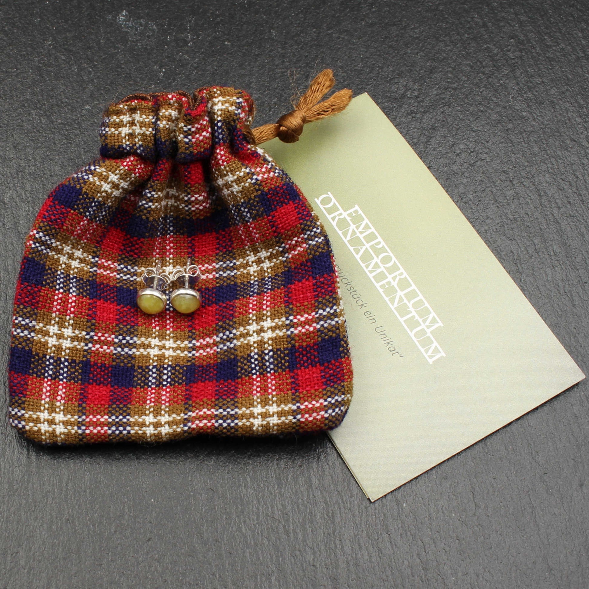 Schottischer Highland Marmor Ohrstecker
