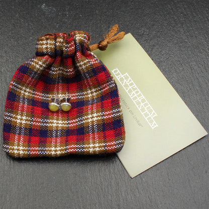 Schottischer Highland Marmor Ohrstecker
