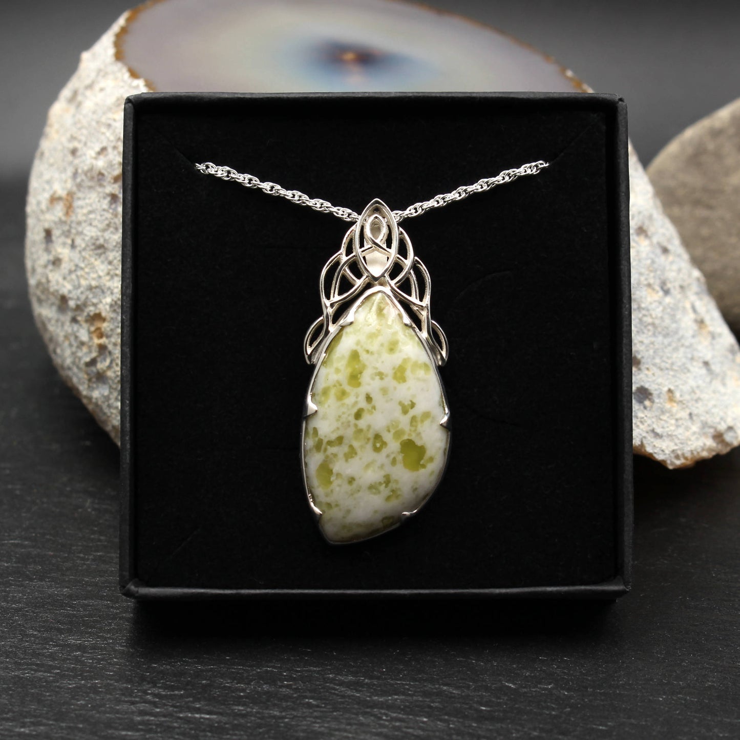 Iona Marmor - Keltischer Wasserfall Anhänger