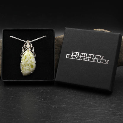 Iona Marmor - Keltischer Wasserfall Anhänger