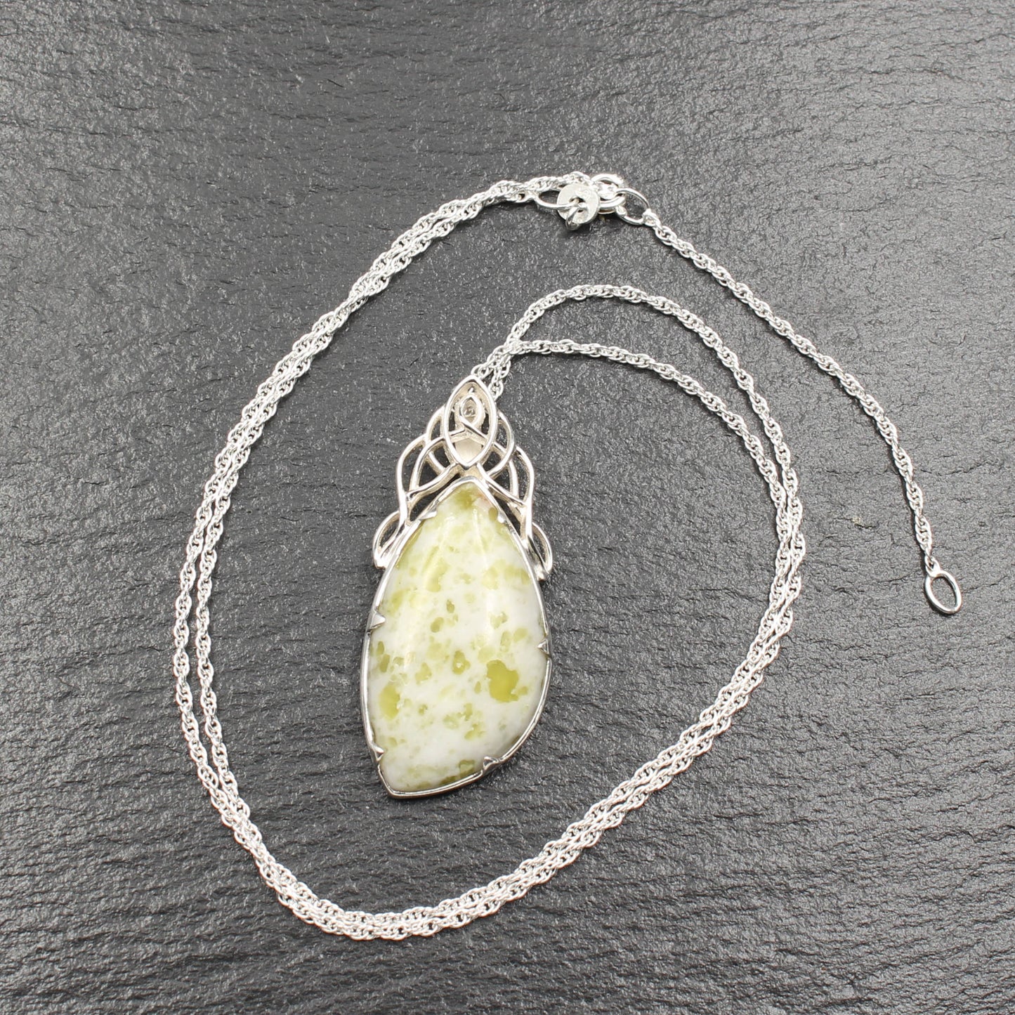 Iona Marmor - Keltischer Wasserfall Anhänger