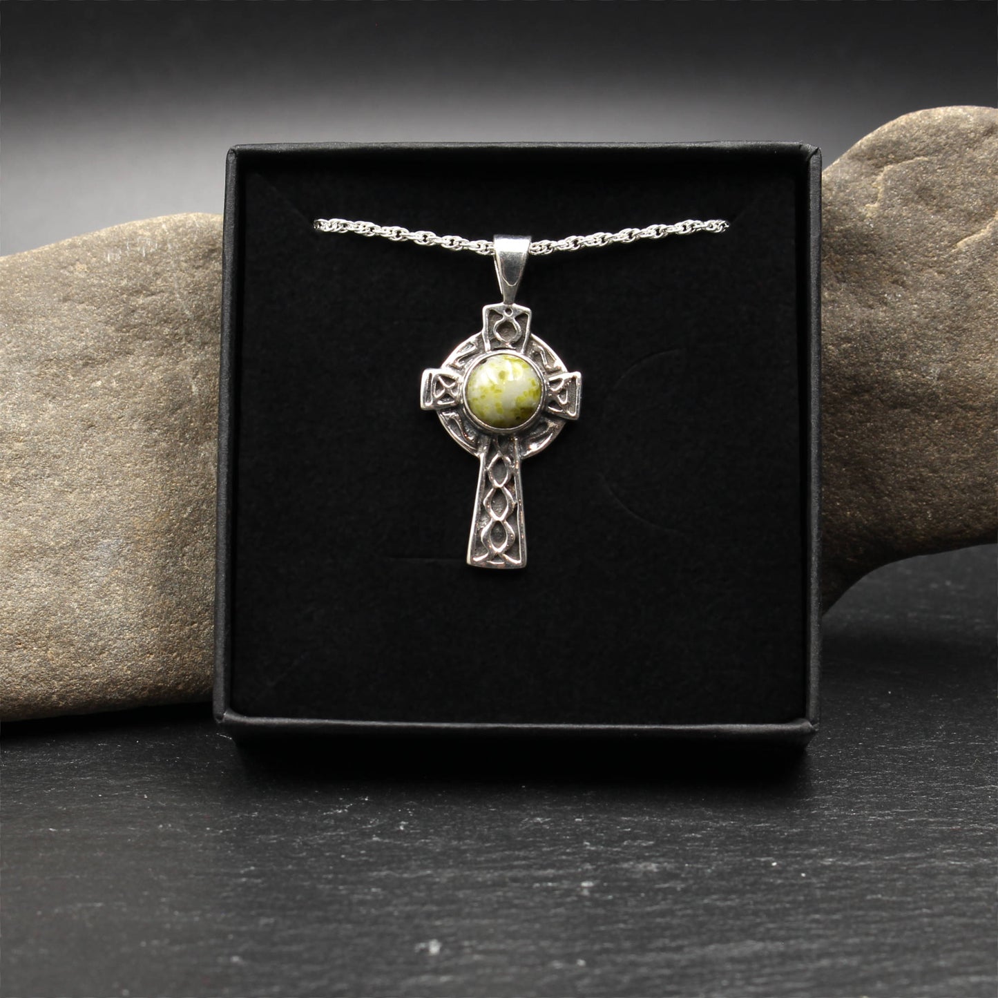 Iona Marmor - Keltisches Kreuz Anhänger