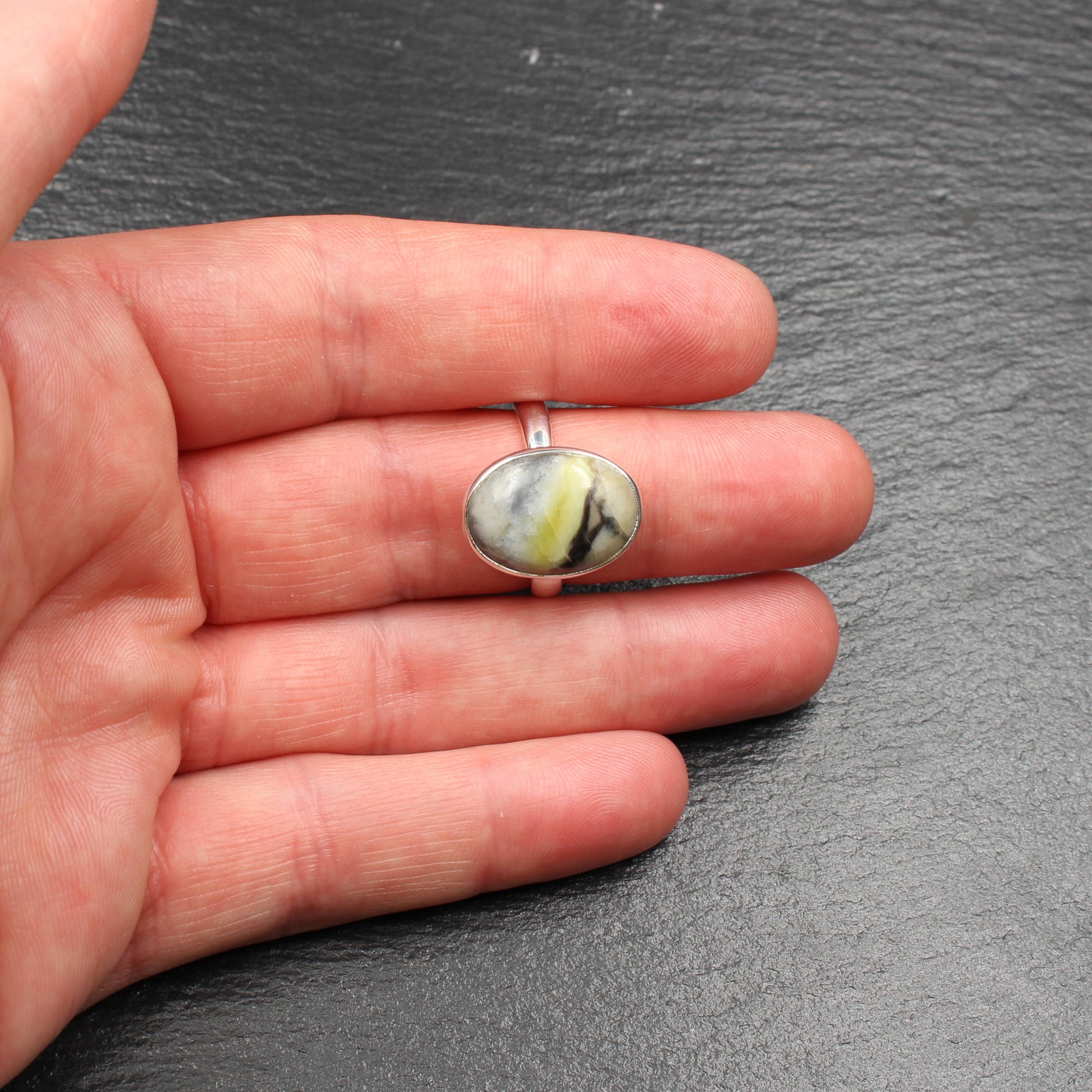 Schottischer Skye Marmor - Oval Ring (Verstellbar)