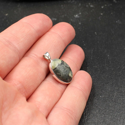 Schottischer Skye Marmor Silber Anhänger - Mittel
