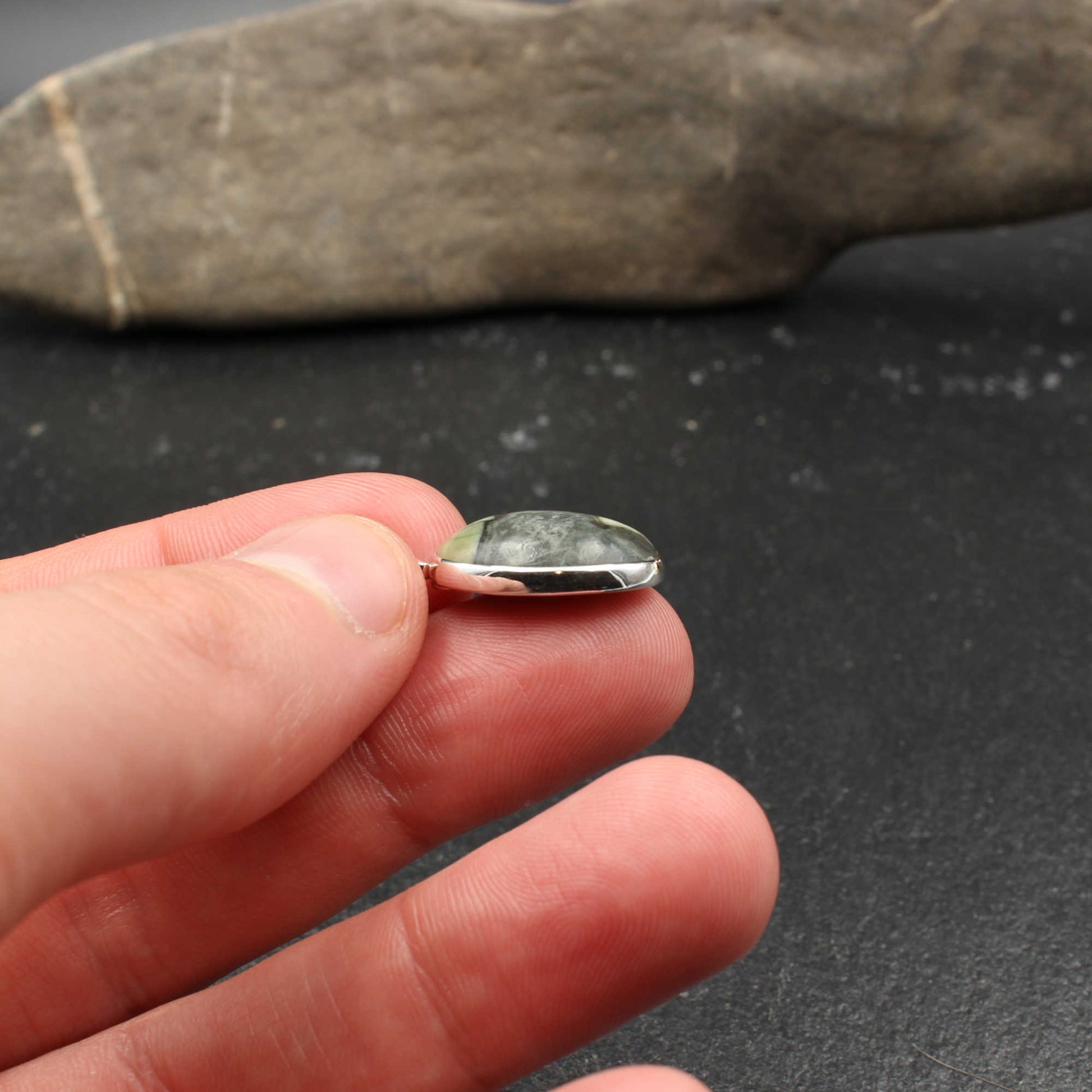 Schottischer Skye Marmor Silber Anhänger - Mittel