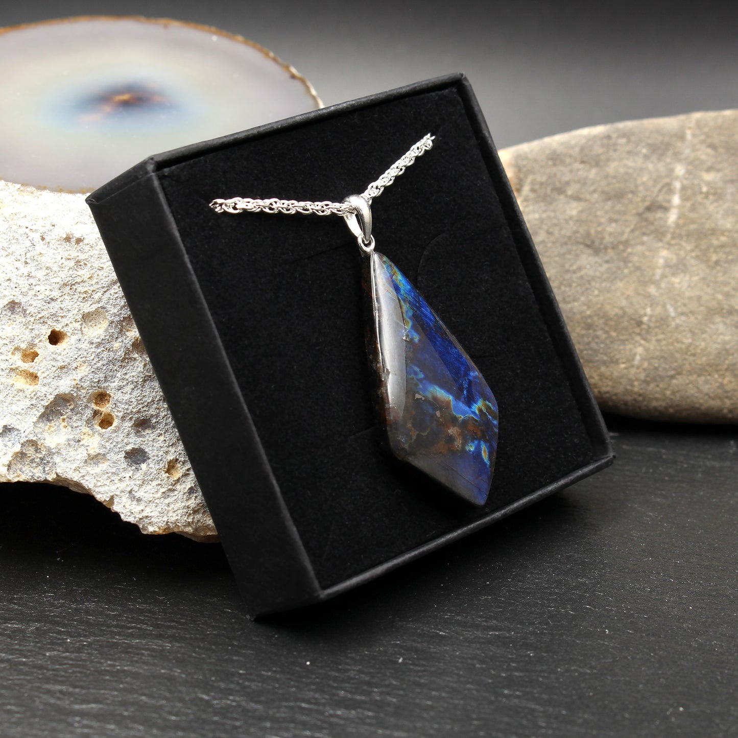 Finnischer Spektrolith Anhänger - Handarbeit aus Deutschland