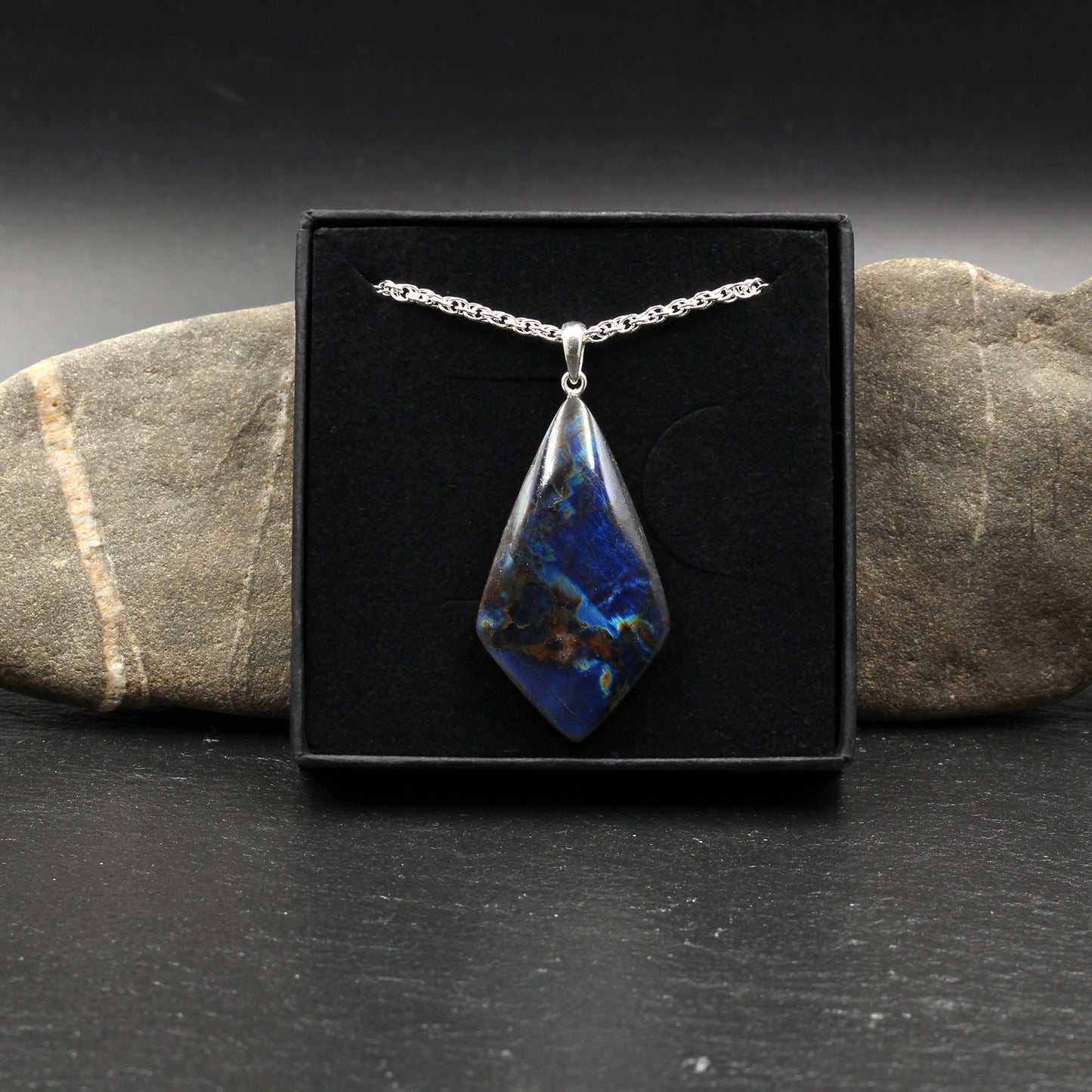 Finnischer Spektrolith Anhänger - Handarbeit aus Deutschland