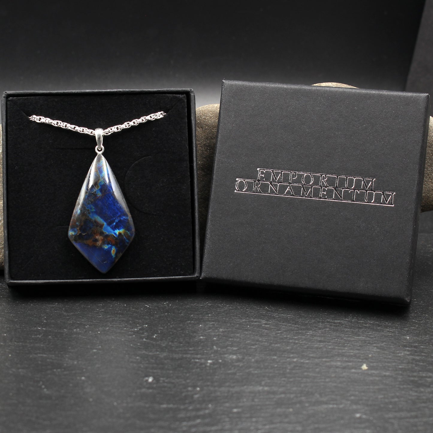 Finnischer Spektrolith Anhänger - Handarbeit aus Deutschland