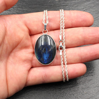 Finnish Spectrolite Gemstone Pendant – Handcrafted in Germany