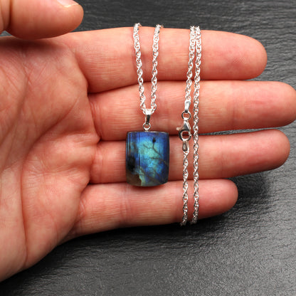 Finnischer Spektrolith Edelstein Anhänger - Handarbeit aus Deutschland