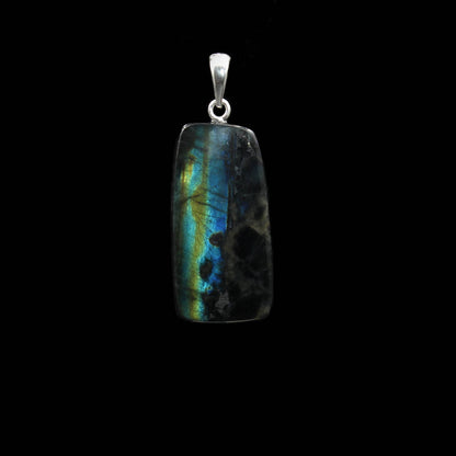 Finnish Spectrolite Gemstone Pendant – Handcrafted in Germany
