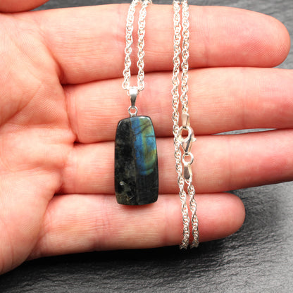 Finnish Spectrolite Gemstone Pendant – Handcrafted in Germany