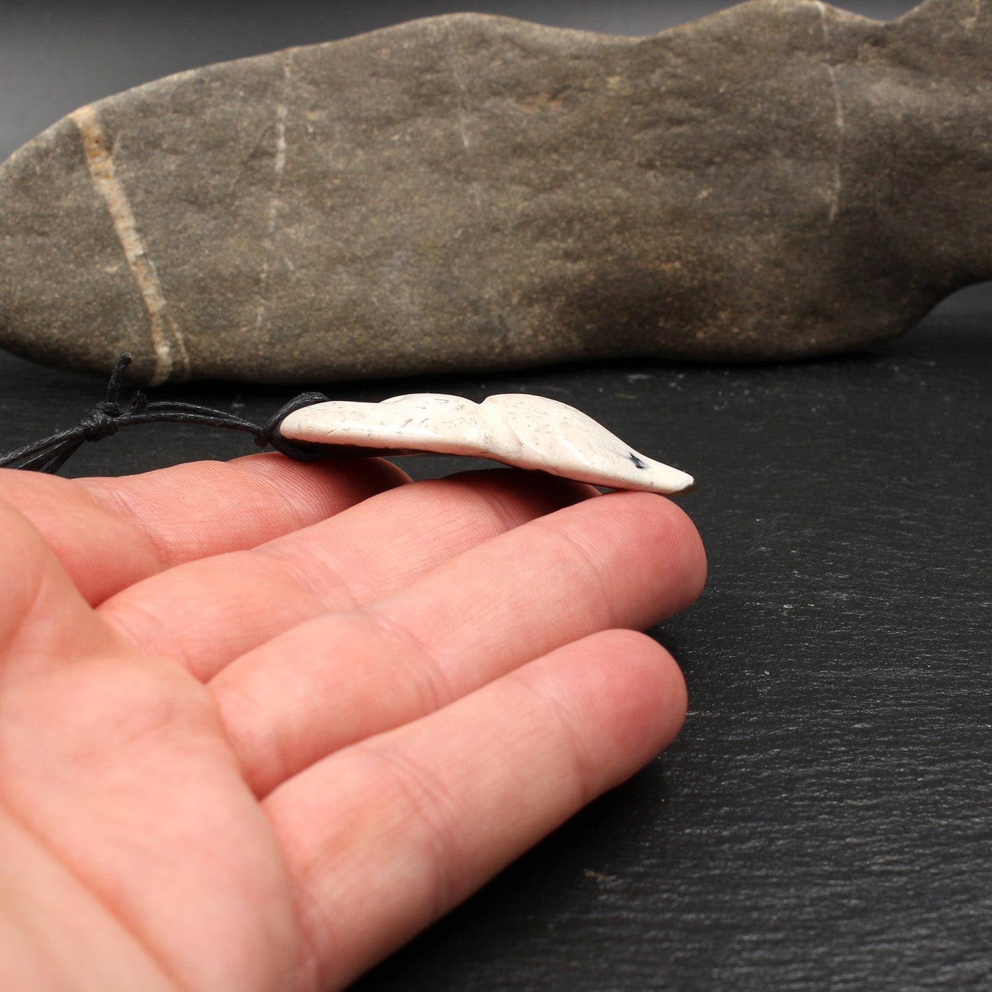 Nordsee Feuerstein Anhänger - Handarbeit