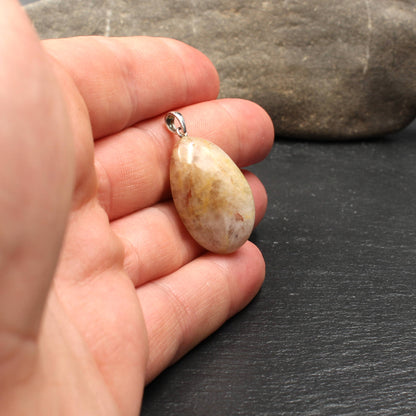 Quartz pendant from the Rhine - Rhine pebbles | Tumbled stone pendant