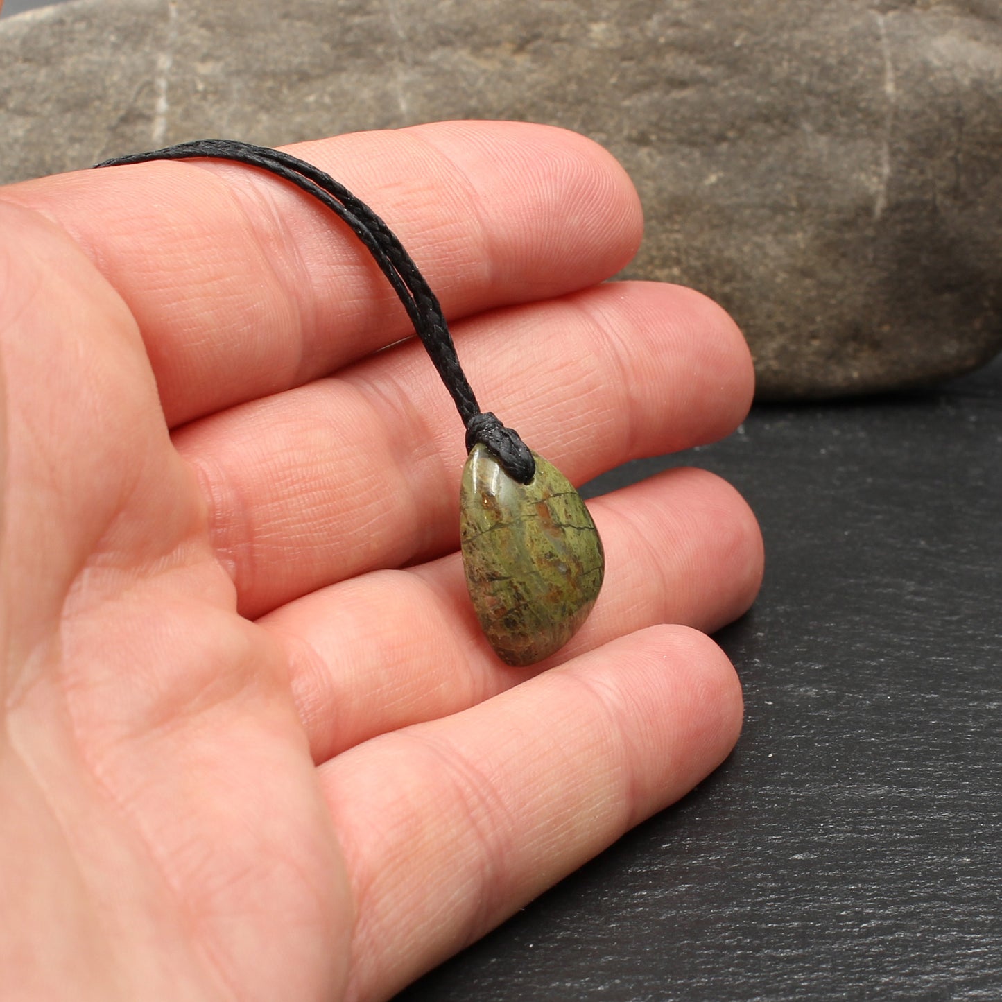 Schottischer Lewisian Gneis Anhänger - Handarbeit