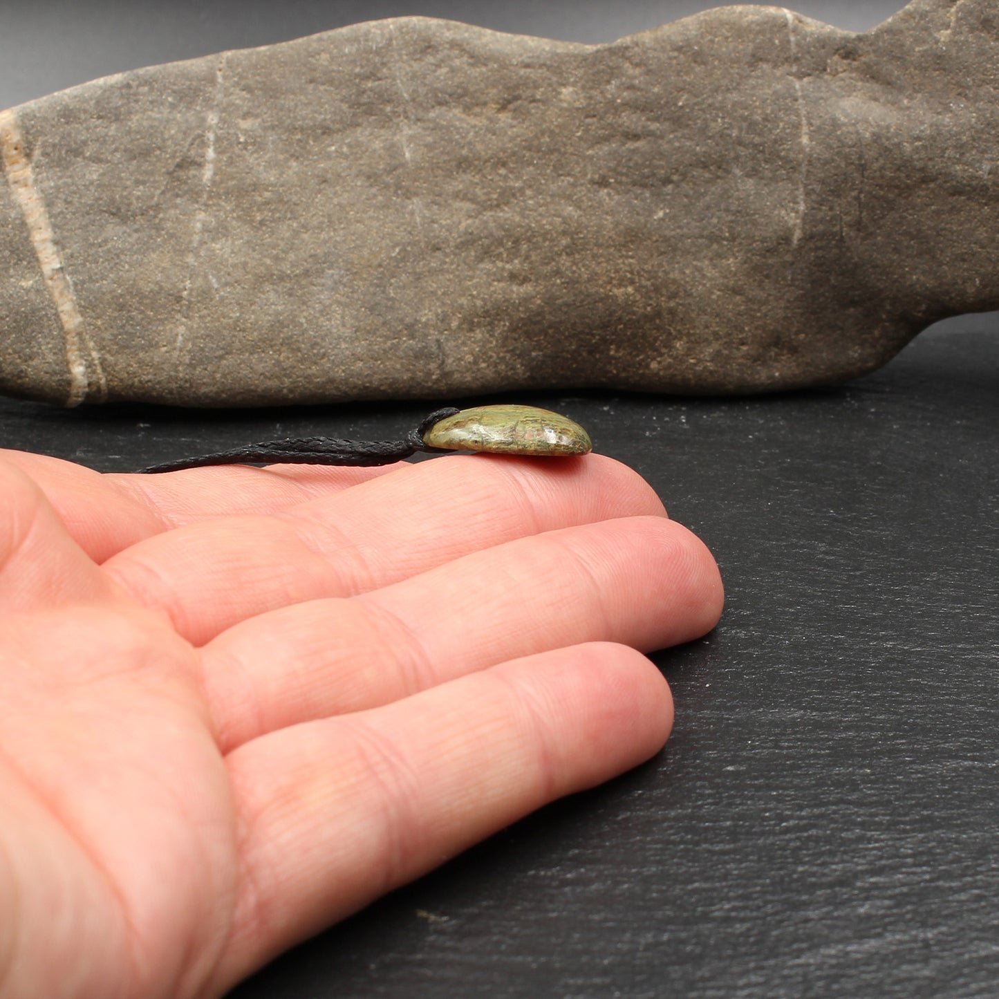 Schottischer Lewisian Gneis Anhänger - Handarbeit