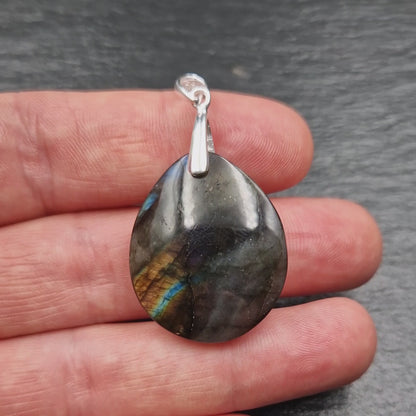 Labradorite Pendant - Handmade in Germany