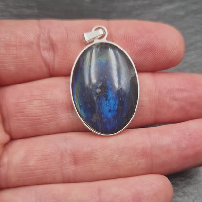 Finnish Spectrolite Gemstone Pendant – Handcrafted in Germany