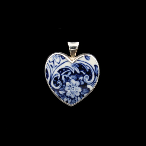British "Old Willow" Porcelain Pendant - Heart